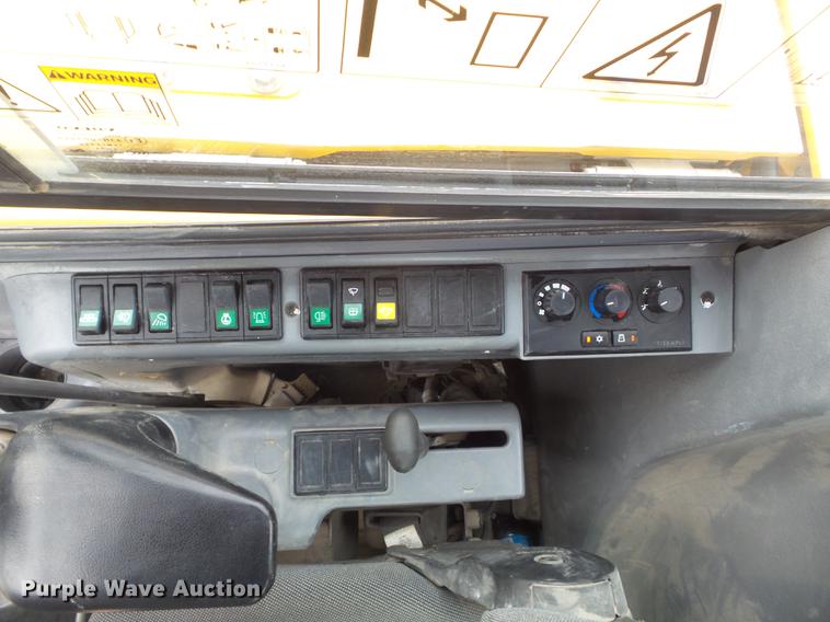 image for item DC7337 2013 Volvo ECR58 mini excavator