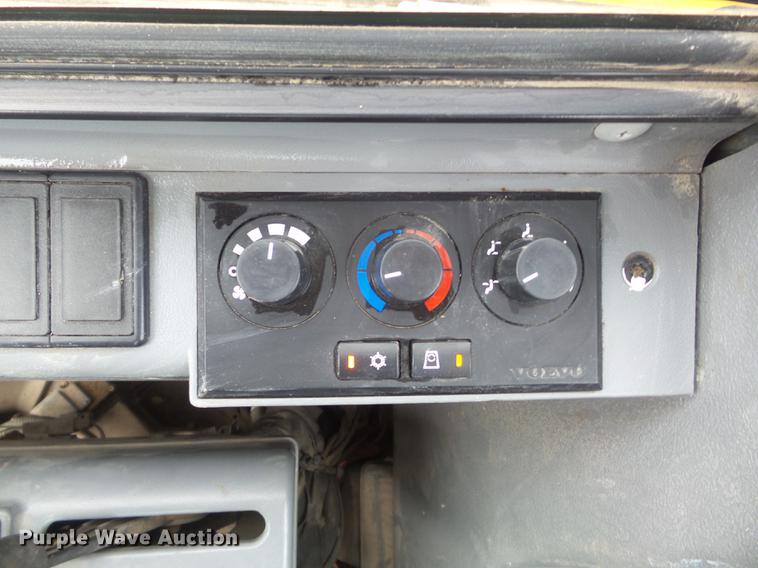 image for item DC7337 2013 Volvo ECR58 mini excavator