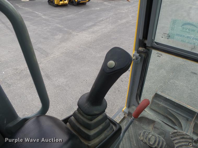 image for item DC7337 2013 Volvo ECR58 mini excavator