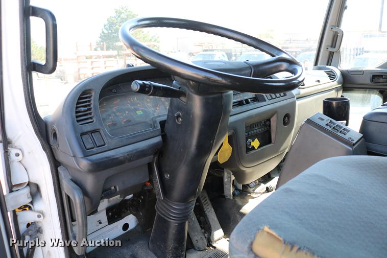 image for item DC7584 2002 GMC F7B042 paint striper truck