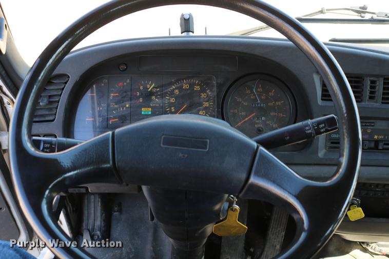 image for item DC7584 2002 GMC F7B042 paint striper truck