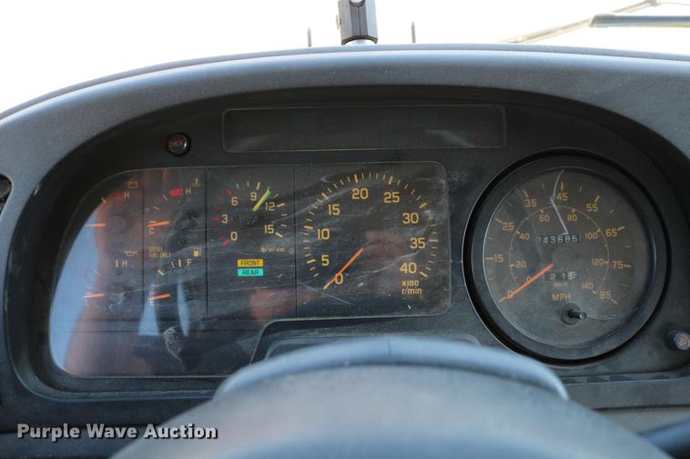 image for item DC7584 2002 GMC F7B042 paint striper truck