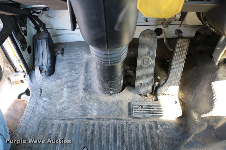 image for item DC7584 2002 GMC F7B042 paint striper truck