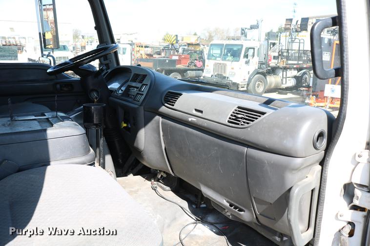 image for item DC7584 2002 GMC F7B042 paint striper truck