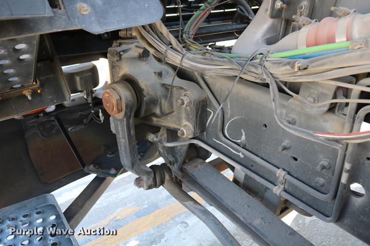 image for item DC7584 2002 GMC F7B042 paint striper truck