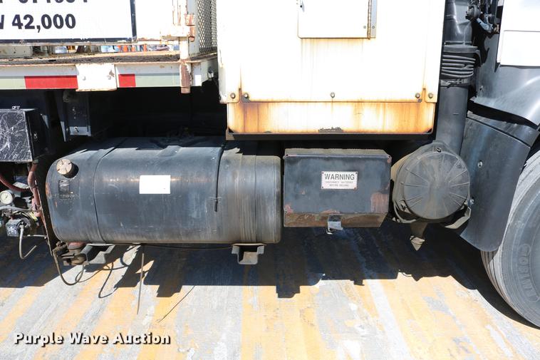 image for item DC7584 2002 GMC F7B042 paint striper truck