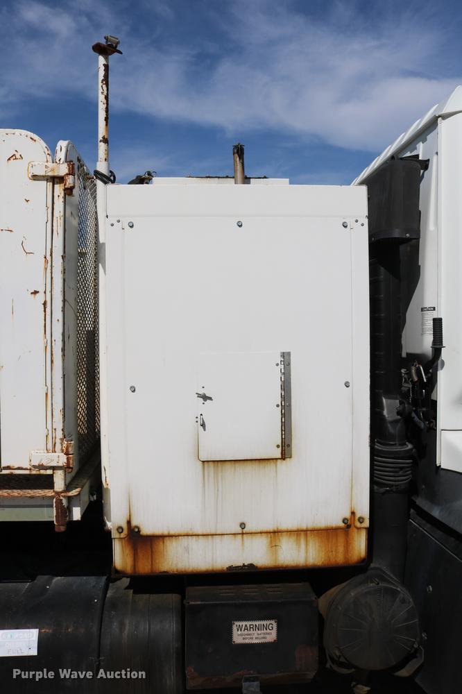 image for item DC7584 2002 GMC F7B042 paint striper truck