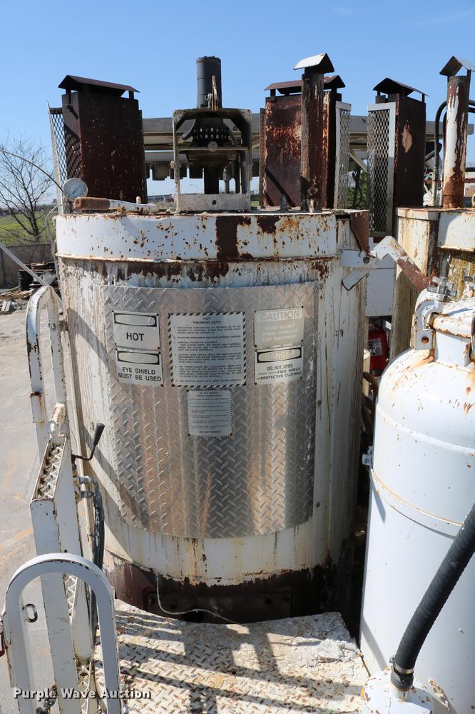 image for item DC7584 2002 GMC F7B042 paint striper truck