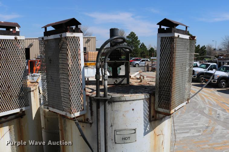 image for item DC7584 2002 GMC F7B042 paint striper truck