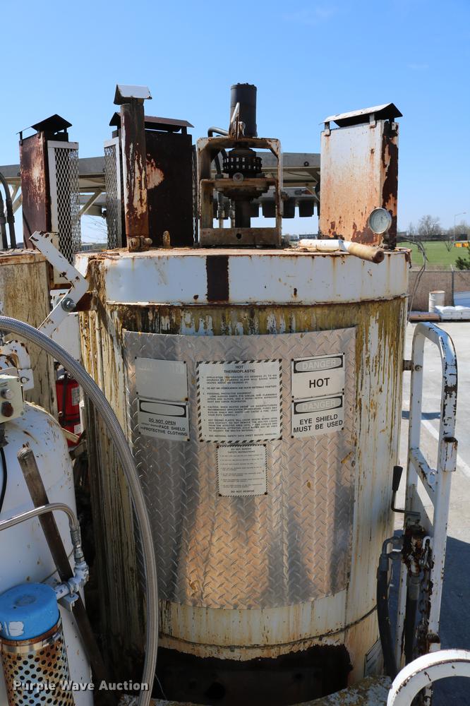 image for item DC7584 2002 GMC F7B042 paint striper truck