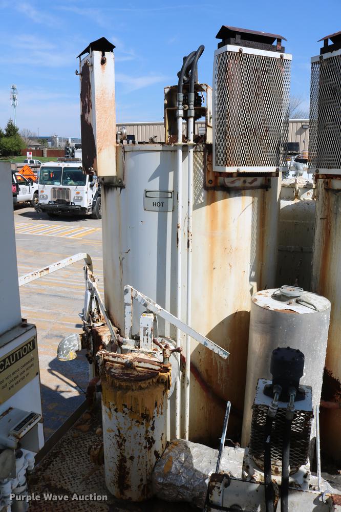 image for item DC7584 2002 GMC F7B042 paint striper truck