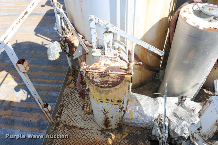 image for item DC7584 2002 GMC F7B042 paint striper truck