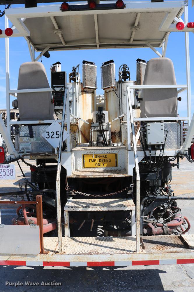 image for item DC7584 2002 GMC F7B042 paint striper truck