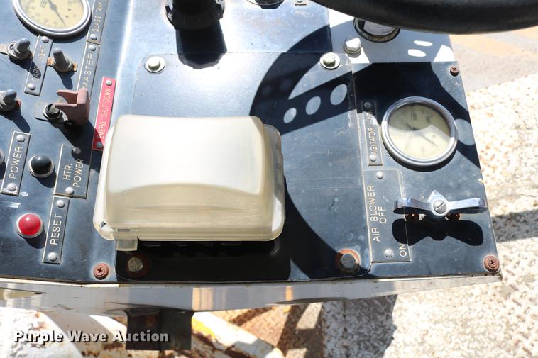 image for item DC7584 2002 GMC F7B042 paint striper truck