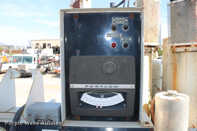 image for item DC7584 2002 GMC F7B042 paint striper truck