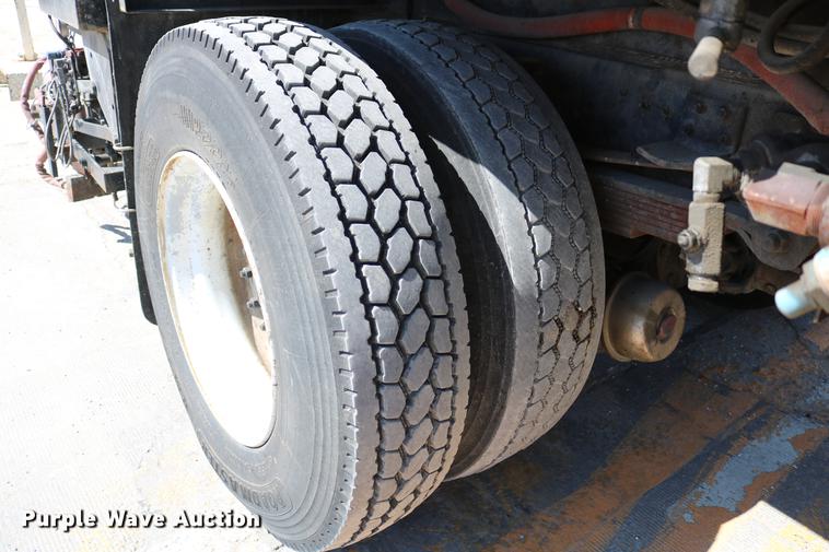 image for item DC7584 2002 GMC F7B042 paint striper truck