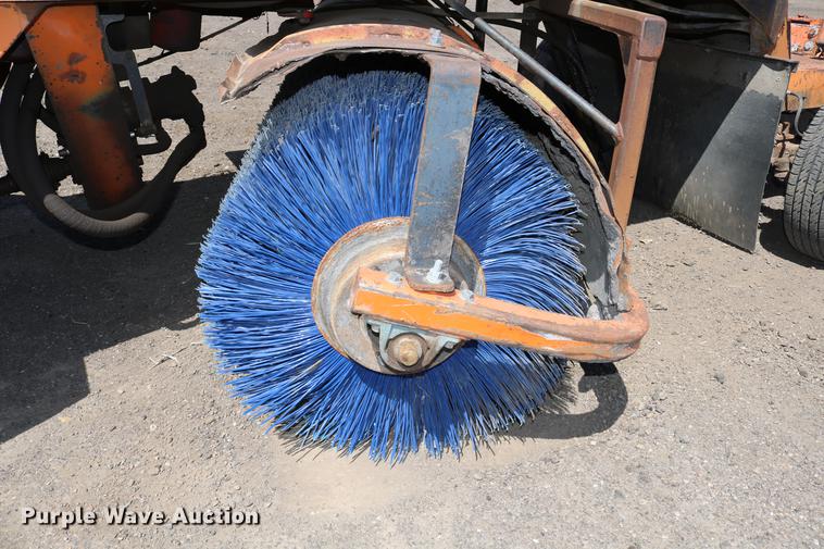 image for item DC7590 Broce RC350 broom