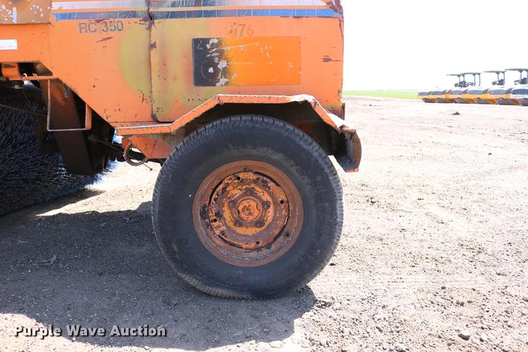 image for item DC7590 Broce RC350 broom