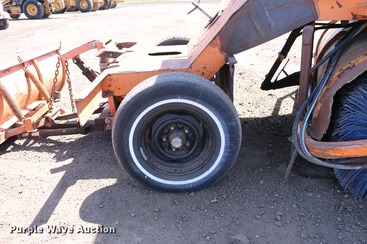 image for item DC7590 Broce RC350 broom