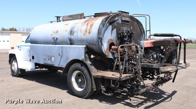 image for item DC7591 1994 Ford F600 oil distribution truck