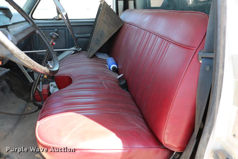 image for item DC7591 1994 Ford F600 oil distribution truck