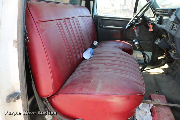 image for item DC7591 1994 Ford F600 oil distribution truck