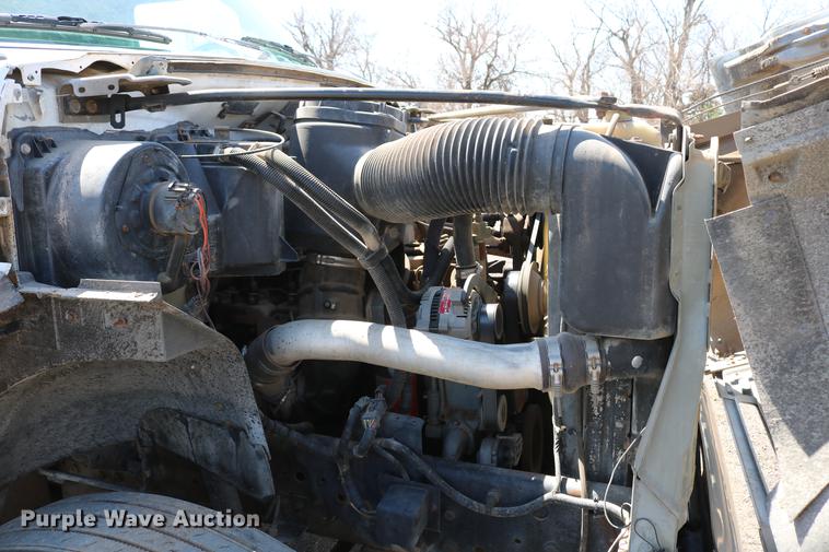 image for item DC7591 1994 Ford F600 oil distribution truck