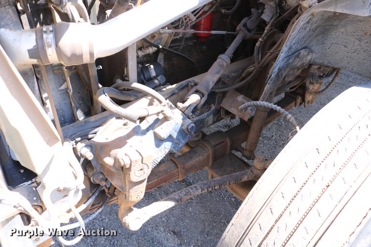 image for item DC7591 1994 Ford F600 oil distribution truck