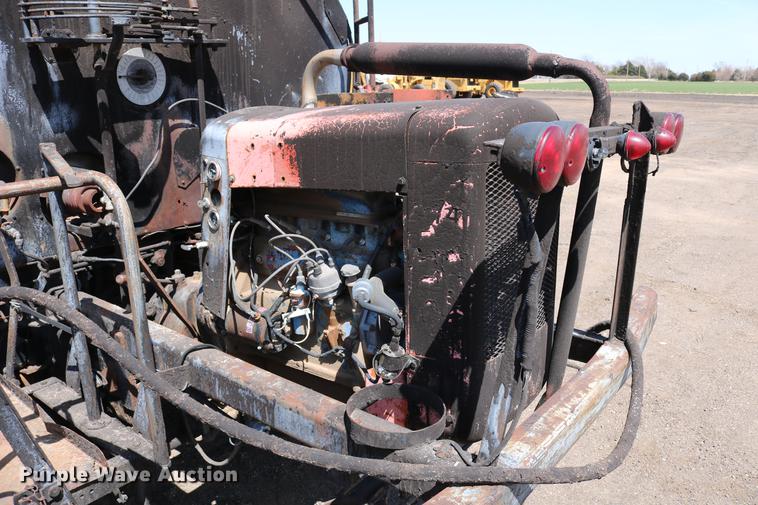 image for item DC7591 1994 Ford F600 oil distribution truck