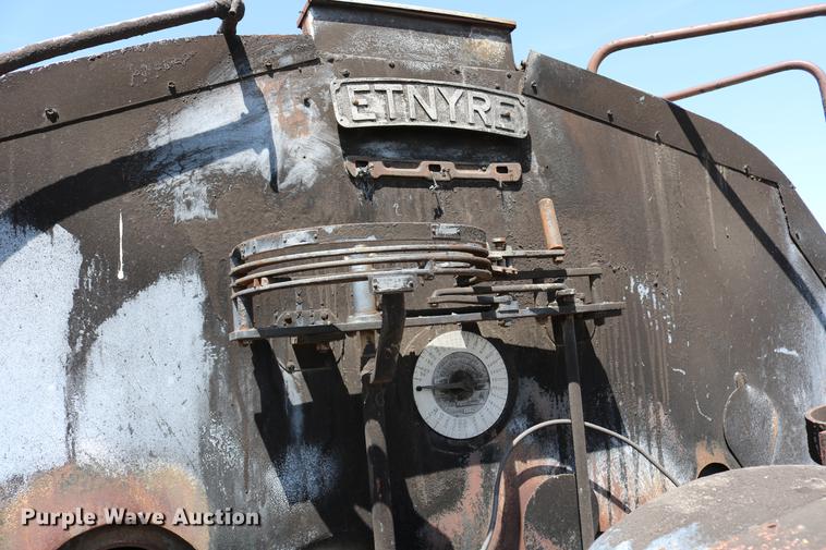 image for item DC7591 1994 Ford F600 oil distribution truck