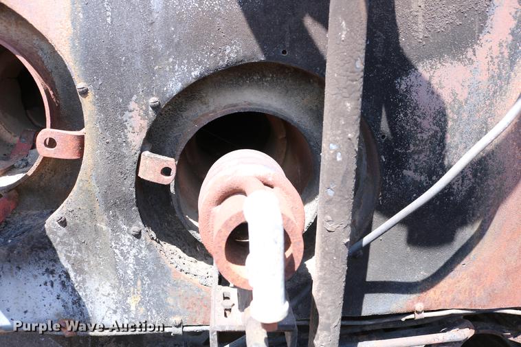 image for item DC7591 1994 Ford F600 oil distribution truck