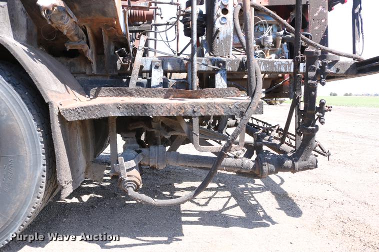 image for item DC7591 1994 Ford F600 oil distribution truck