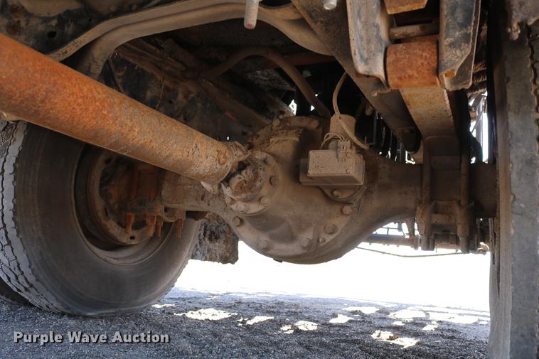 image for item DC7591 1994 Ford F600 oil distribution truck