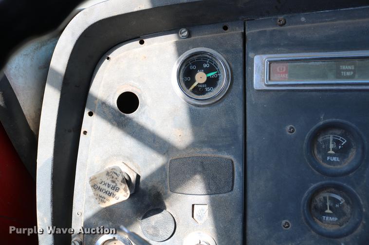 image for item DC7592 1989 Ford LN8000 oil distribution truck