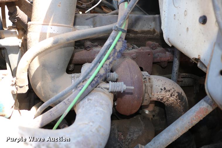 image for item DC7592 1989 Ford LN8000 oil distribution truck