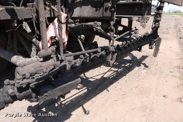 image for item DC7592 1989 Ford LN8000 oil distribution truck