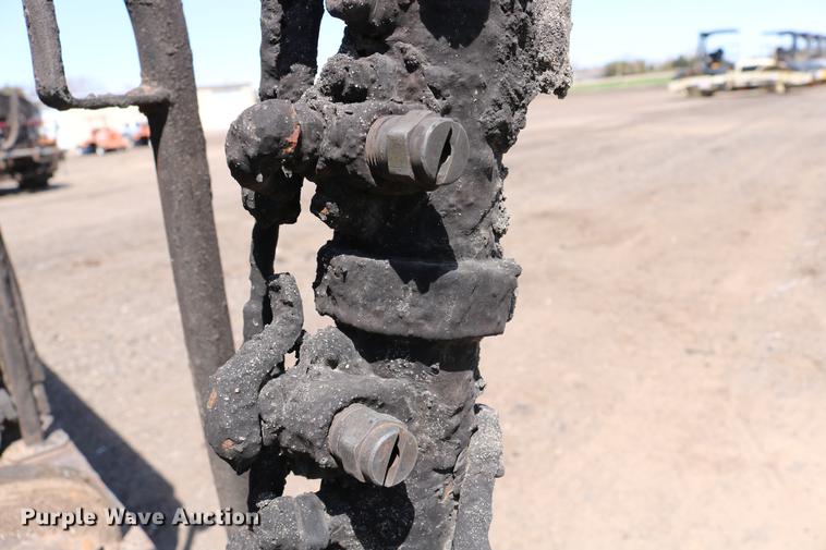 image for item DC7592 1989 Ford LN8000 oil distribution truck