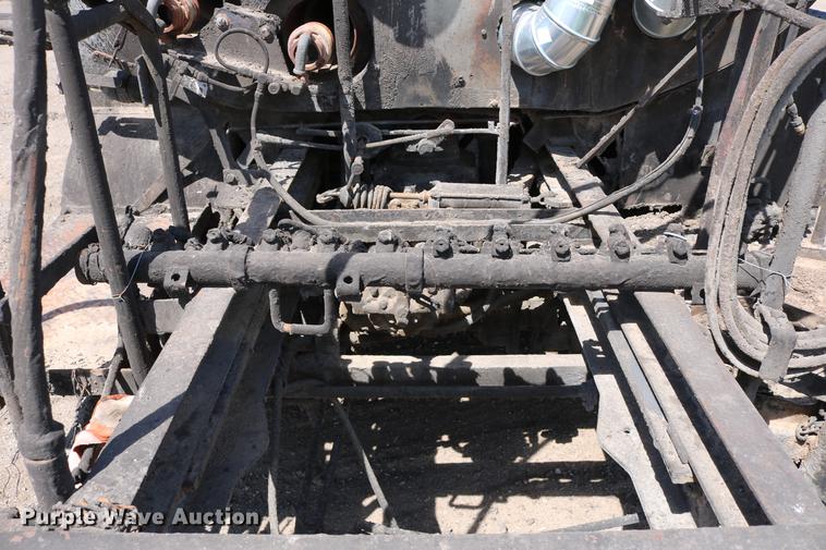 image for item DC7592 1989 Ford LN8000 oil distribution truck