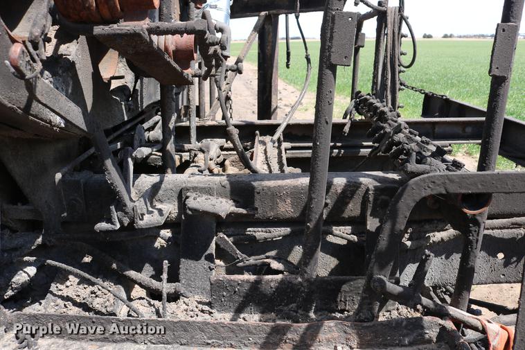 image for item DC7592 1989 Ford LN8000 oil distribution truck