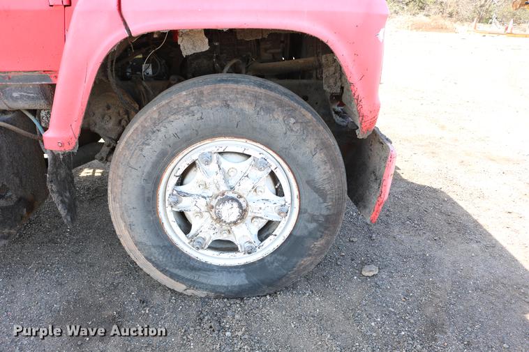 image for item DC7592 1989 Ford LN8000 oil distribution truck