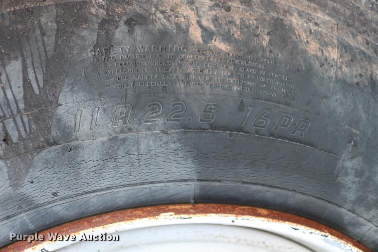 image for item DC7592 1989 Ford LN8000 oil distribution truck