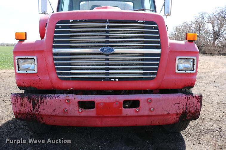 image for item DC7592 1989 Ford LN8000 oil distribution truck