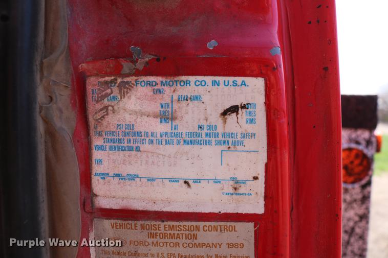 image for item DC7592 1989 Ford LN8000 oil distribution truck