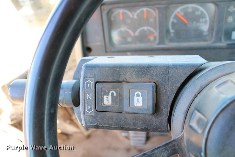 image for item DC7593 1996 Caterpillar 960F wheel loader