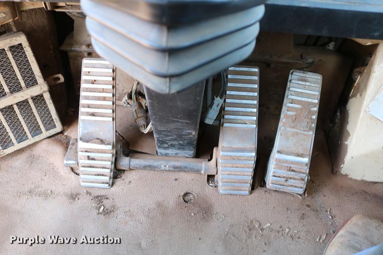 image for item DC7593 1996 Caterpillar 960F wheel loader