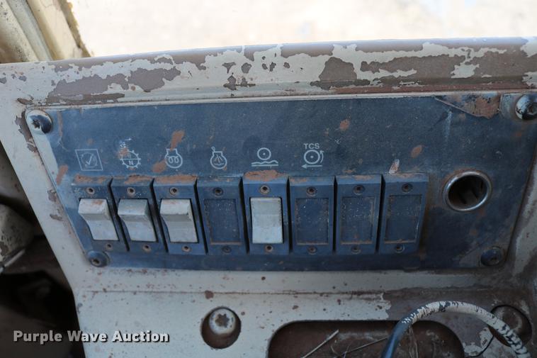 image for item DC7593 1996 Caterpillar 960F wheel loader