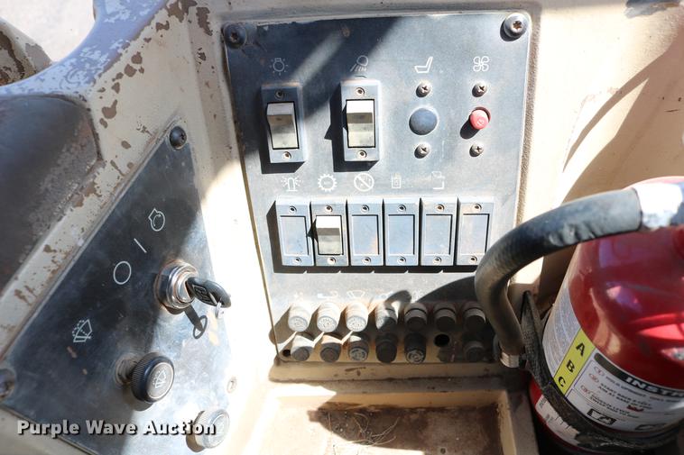 image for item DC7593 1996 Caterpillar 960F wheel loader