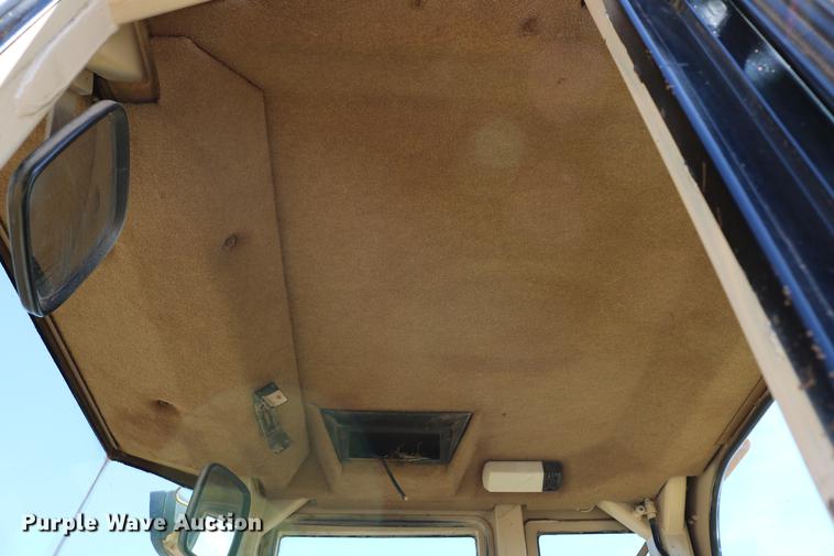 image for item DC7593 1996 Caterpillar 960F wheel loader