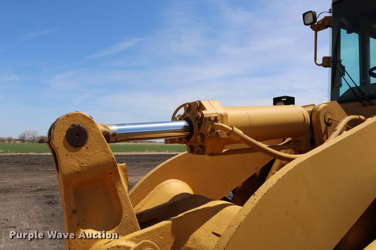 image for item DC7593 1996 Caterpillar 960F wheel loader