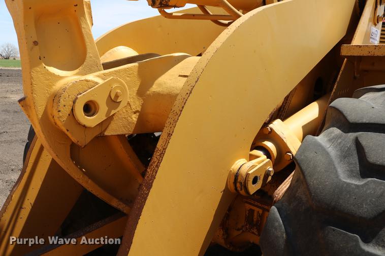 image for item DC7593 1996 Caterpillar 960F wheel loader